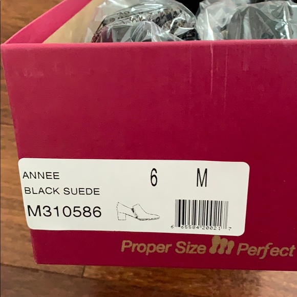 Munro Size 6 Shoes - Picture 3 of 3